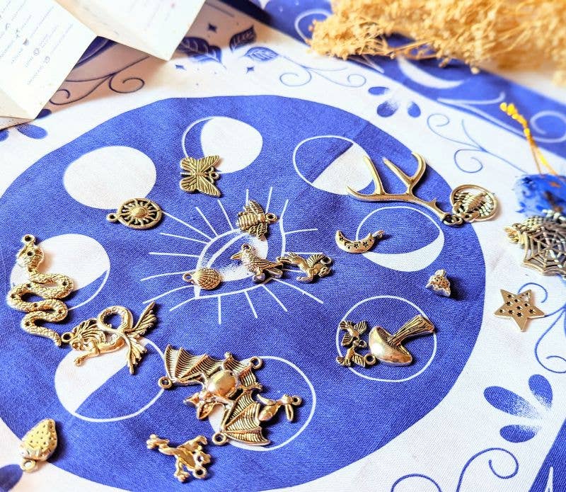 charm　ゴーストウッド　４本セット（未使用保管品）5 Charm Casting Kit Witchy Charms + Mat for Divination Ritual