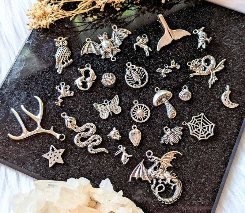 Charm Casting Kit Witchy Charms + Mat for Divination Ritual